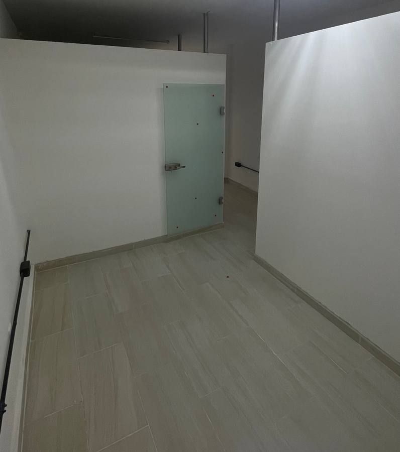 Oficina 04 — Plaza Avanti